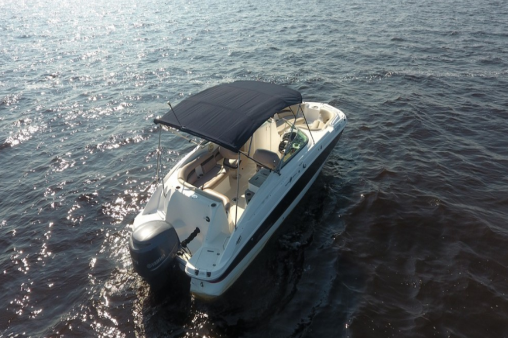 Hurricane 2400 Sundeck / 250 C